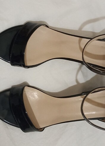 Topuklu ayakkabı - Görsel 2