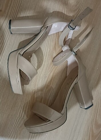 Krem topuklu ayakkabı - Görsel 2