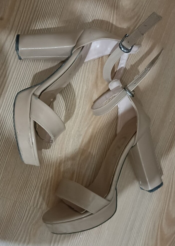 Krem topuklu ayakkabı - Görsel 2