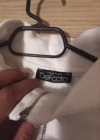 Gri Detaylı Beyaz Fermuarlı Sweatshirt - Görsel 3