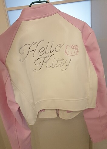 s Beden BERSHKA HELLO KİTTY 50. YIL KOLEKSİYONU MONT