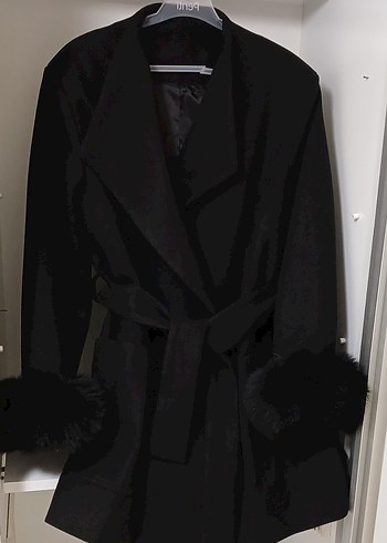 Kürklü Siyah Kadın Kaban - Görsel 4