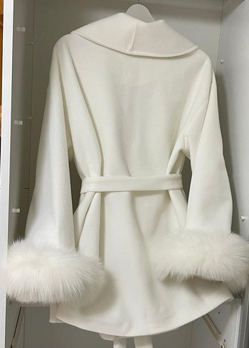 Kürklü Beyaz Kadın Kaban - Görsel 8