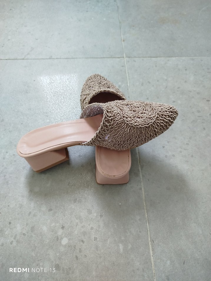 İşlemeli Dantel Detaylı Vizon Kadın Topuklu Terlik - Görsel 3