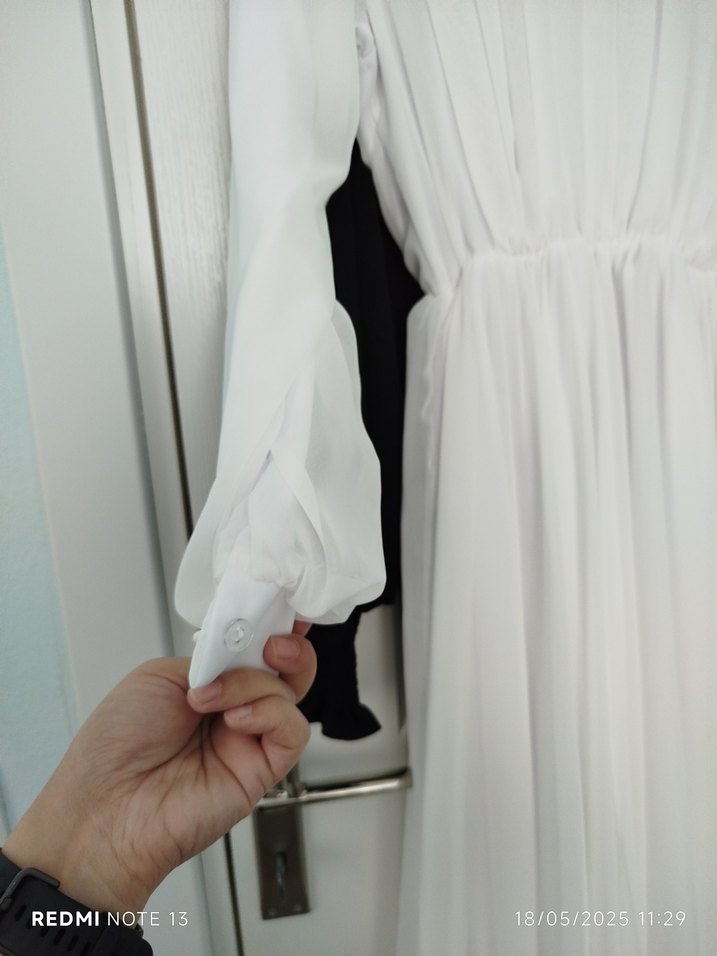 Uzun Kollu Beyaz Drapeli Uzun Elbise - Görsel 3