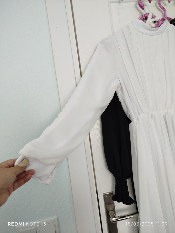 Uzun Kollu Beyaz Drapeli Uzun Elbise - Görsel 4