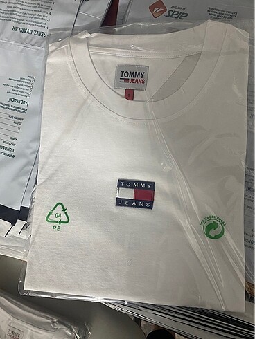 s Beden Tommy hilfiger sıfır s m l beden mevcut
