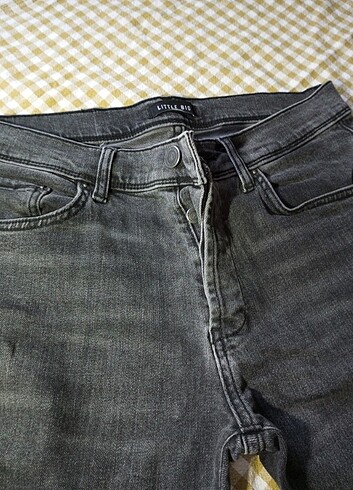 Gri jeans