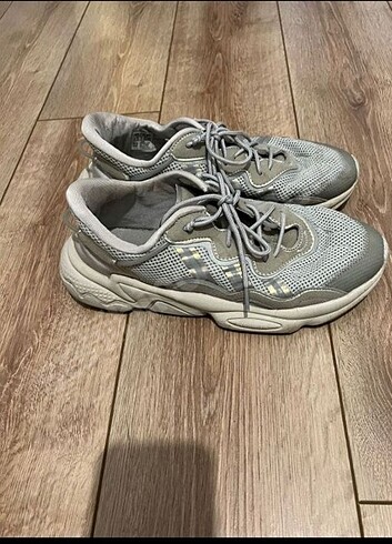 44 Beden Adidas Ozweegoo ©