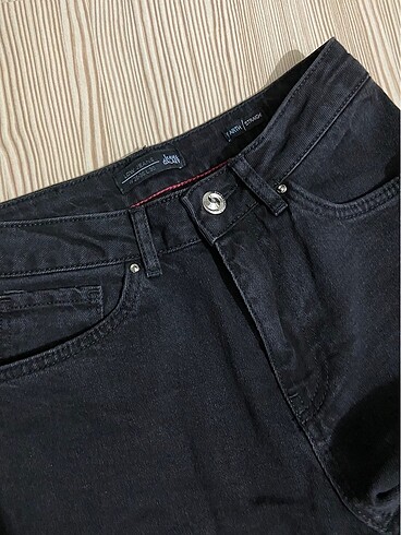 30 Beden siyah Renk Jean pantolon