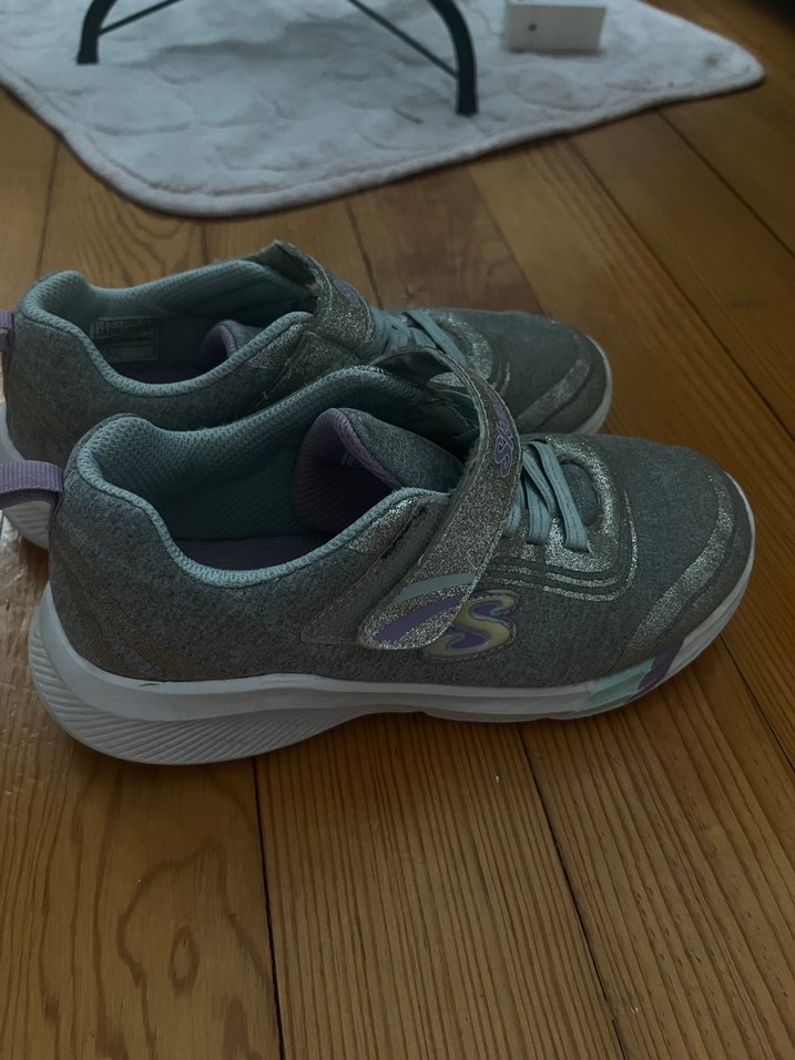 SATILDI!!!Kız Çocuk Gri Skechers Spor Ayakkabı - Görsel 3