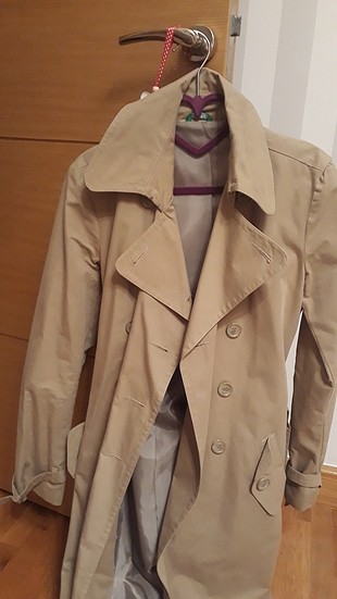 benetton trenchcoat