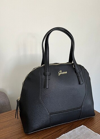 Guess canta