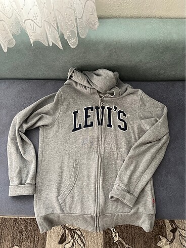 Levis HIRKA