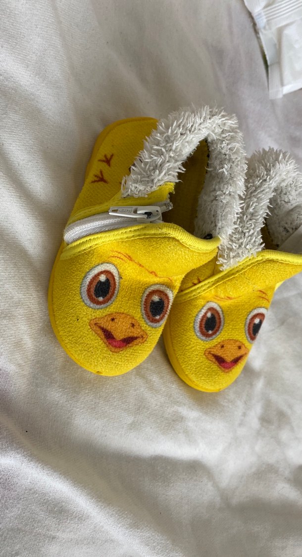 Kızlar için Sarı Nakışlı Sıcak Terlik - Görsel 2