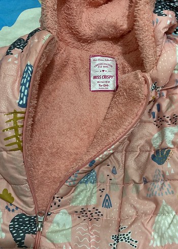 Kürklü, Bağlama Desenli Pembe Bebek Tulumu - Görsel 3