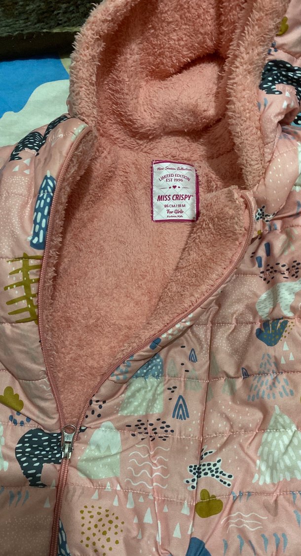 Kürklü, Bağlama Desenli Pembe Bebek Tulumu - Görsel 3