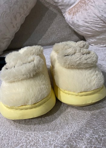 Kızlar İçin Sarı Kürklü Sıcak Ev Terliği - Görsel 2