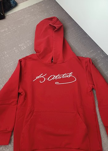 Kırmızı Kapüşonlu Erkek Sweatshirt