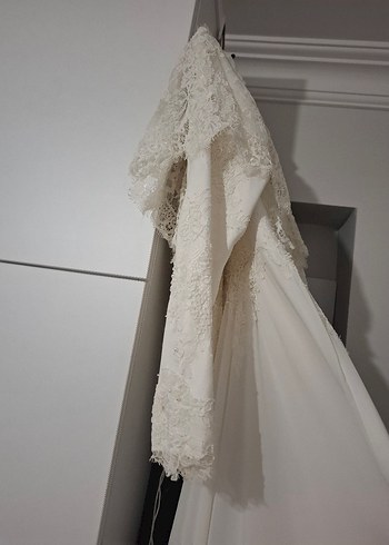 Uzun Kollu İşlemeli Beyaz Kadın Gelinlik - Görsel 8