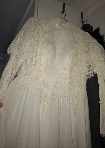 Uzun Kollu İşlemeli Beyaz Kadın Gelinlik - Görsel 7