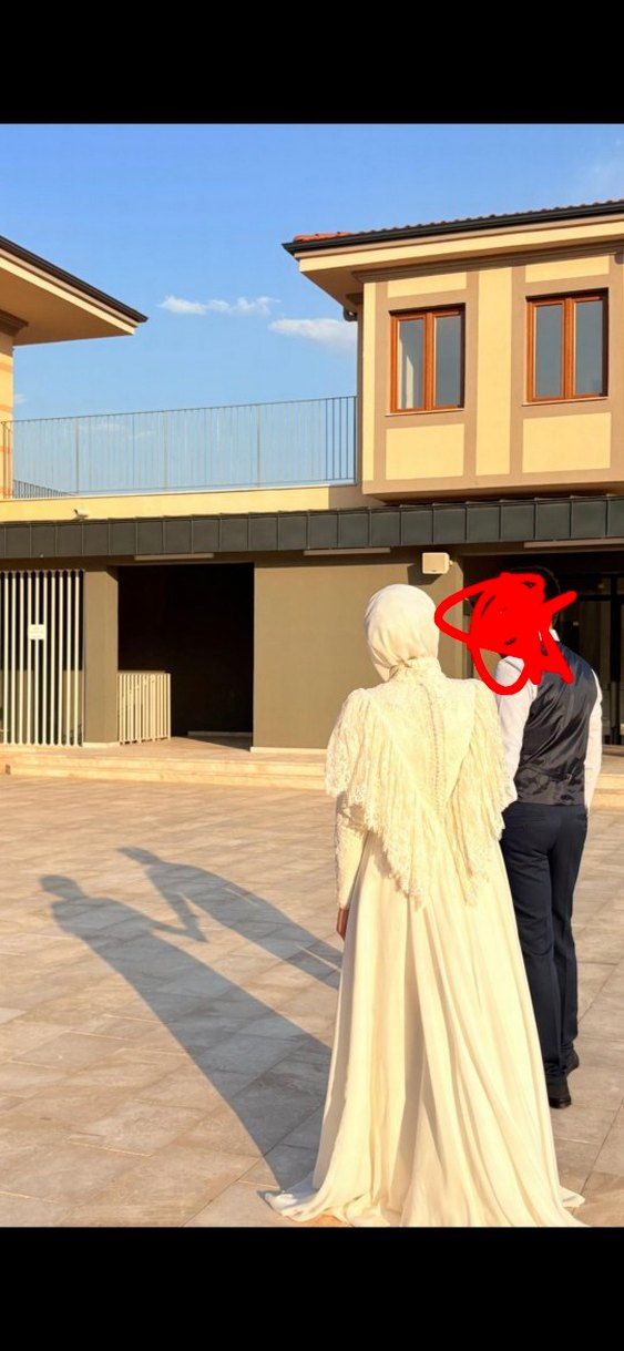 Uzun Kollu İşlemeli Beyaz Kadın Gelinlik - Görsel 3