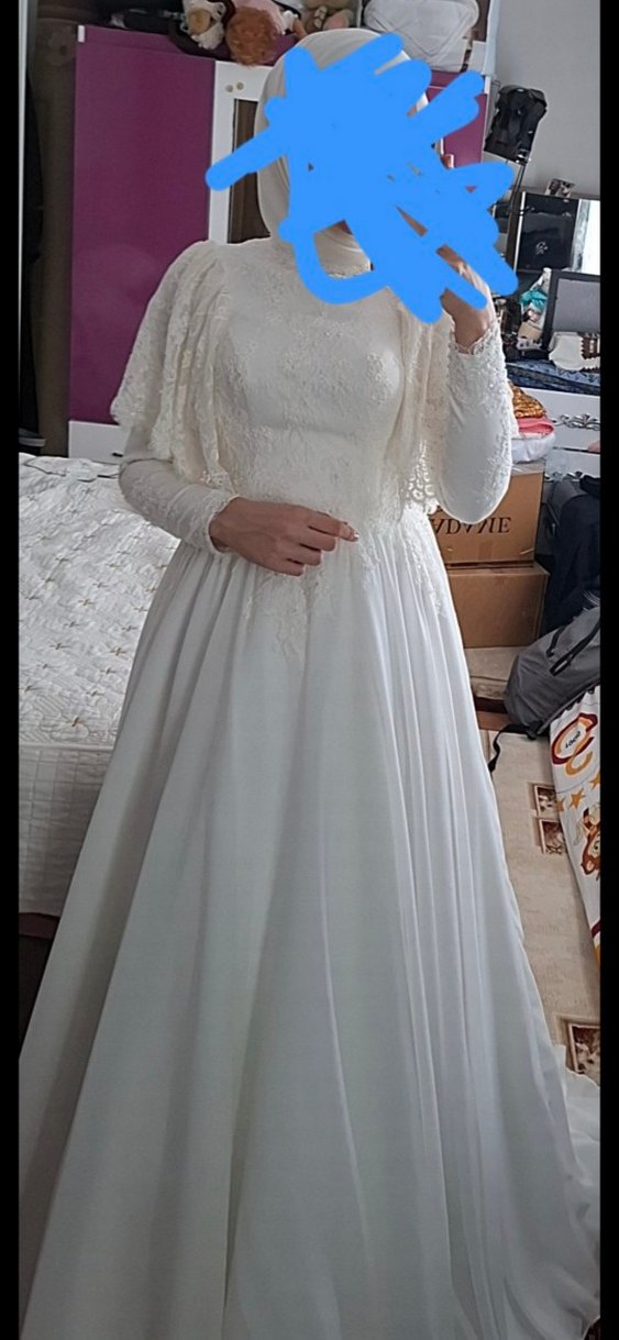 Uzun Kollu İşlemeli Beyaz Kadın Gelinlik - Görsel 4