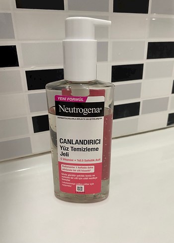 Neutrogena Canlandırıcı Yüz Temizleme Jeli