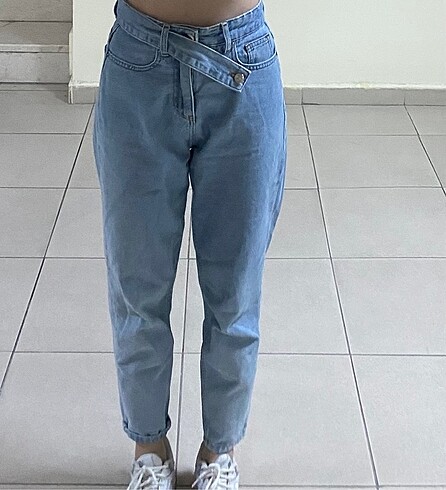 36 Beden Buz mavi kemer modelli jean