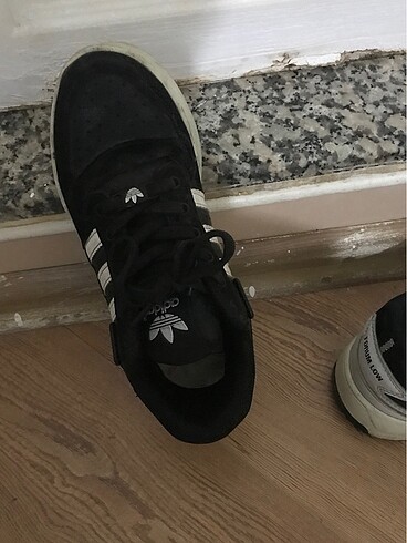 Temiz az kullanılmış yırtık defo herhangi bir yerinde hasar yok 