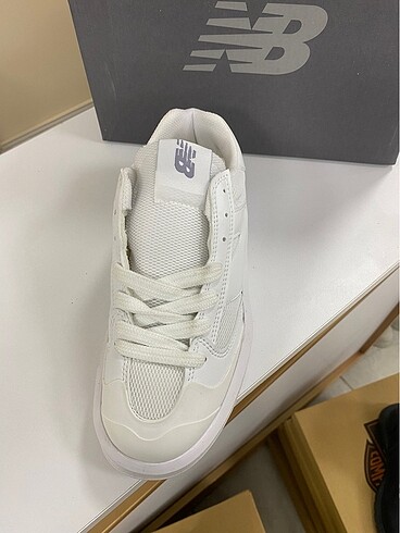 New Balance NEW BALANCE