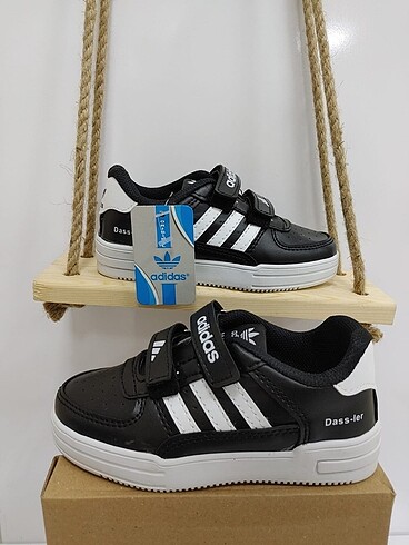 Adidas Çocuk Ayyakkabı