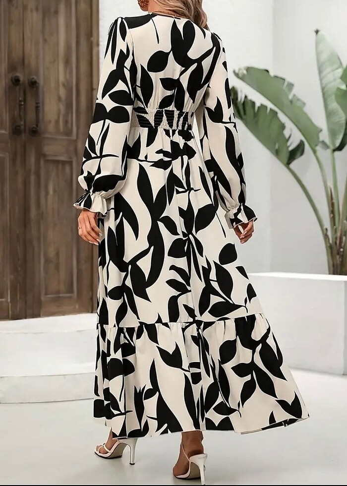 Yaprak desenli V yaka elbise - Görsel 2