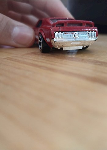 Parlak Kırmızı hotwheels araba - Görsel 5