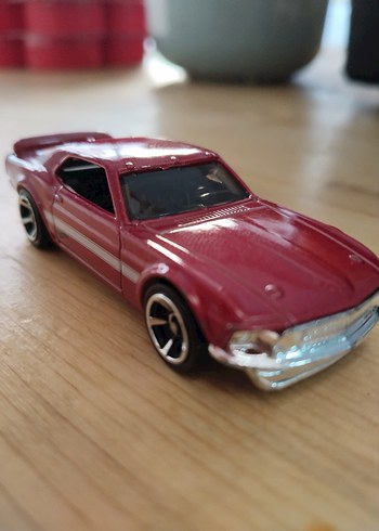 Parlak Kırmızı hotwheels araba - Görsel 2