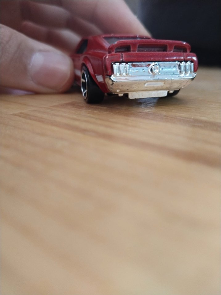 Parlak Kırmızı hotwheels araba - Görsel 5