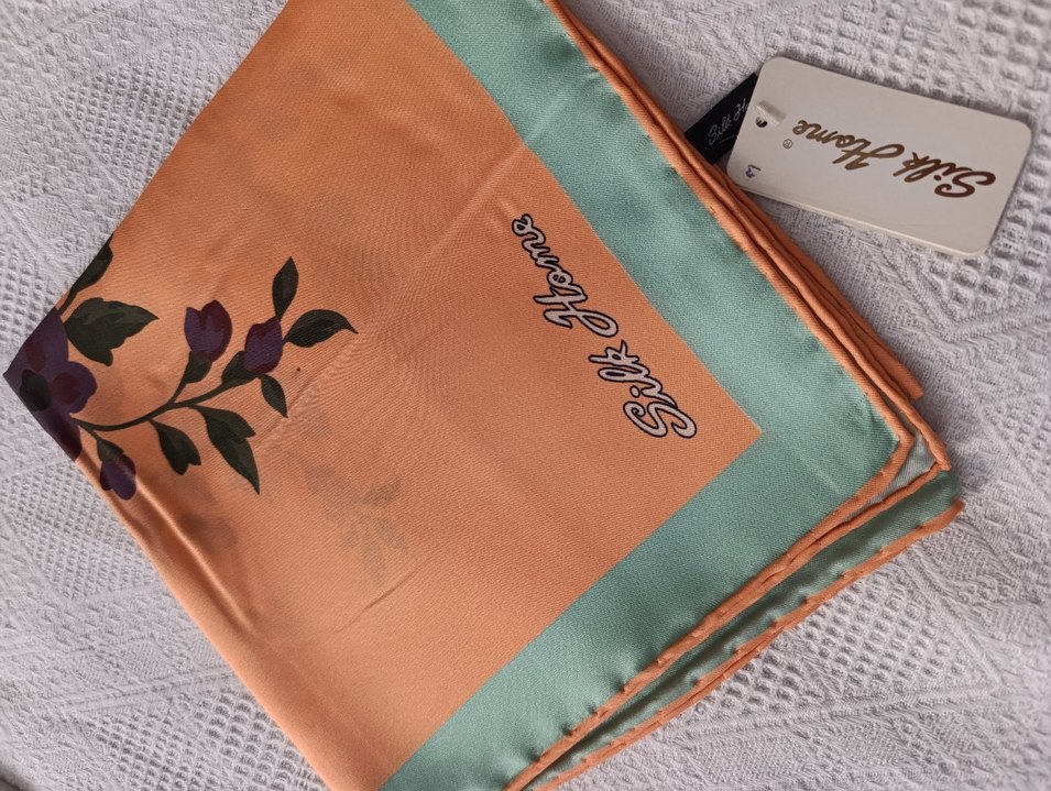 Çiçek Desenli Çok Renkli İpek Eşarp - Görsel 2