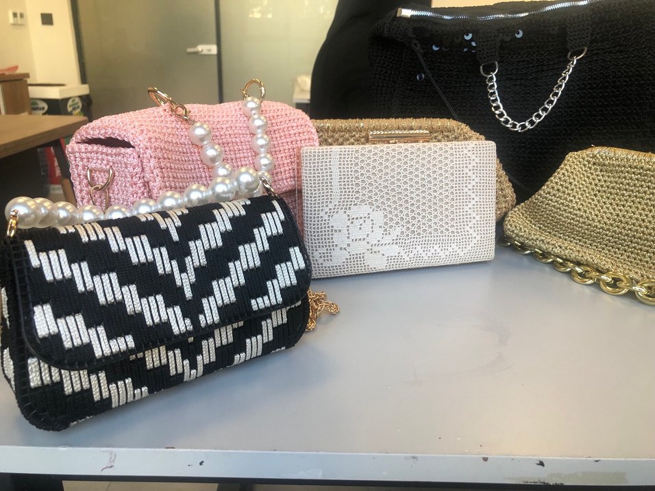 Boncuk İşlemeli Siyah Örgü Çanta - Görsel 3