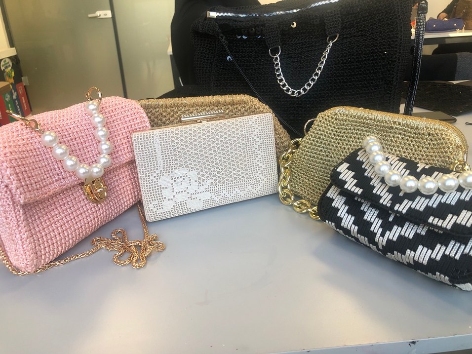 Boncuk İşlemeli Siyah Örgü Çanta - Görsel 2