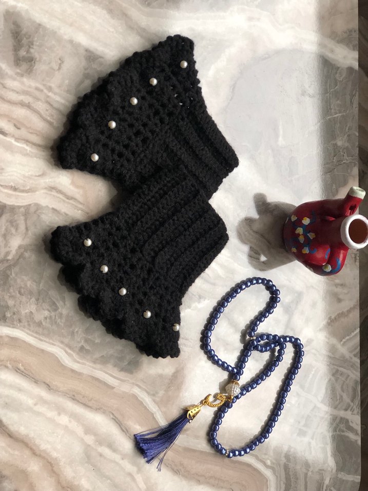 Boncuk Detaylı Siyah Örgü Eldiven - Görsel 2