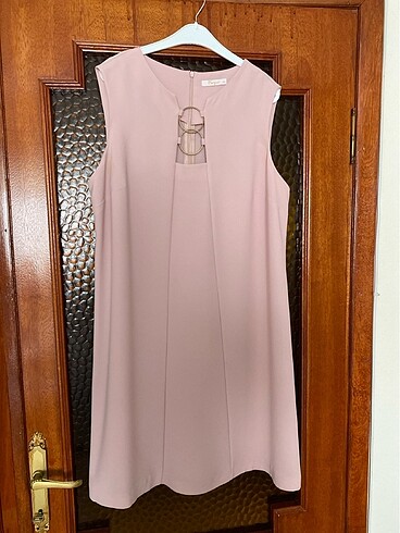 Toz pembe elbise