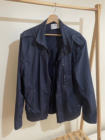 Levi Strauss & Co CEKET