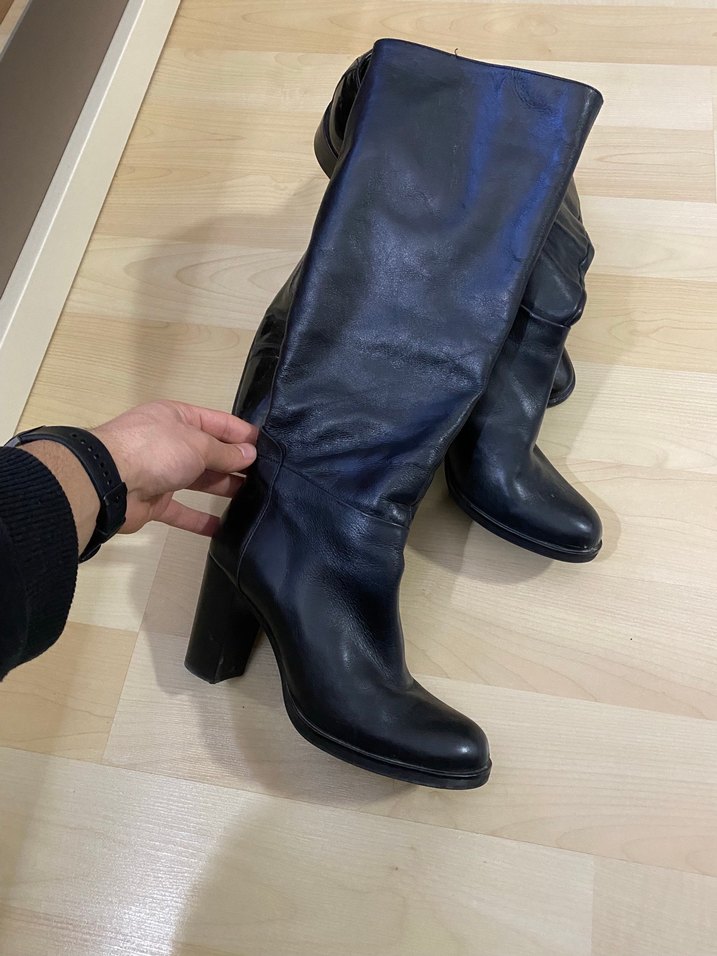 Orjinal Derimod Siyah topuklu Deri çizme - Görsel 2