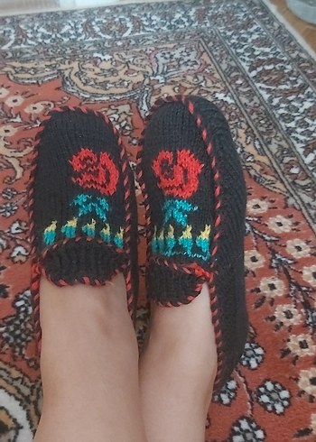 Nakışlı Örgü Kadın Ev Terliği