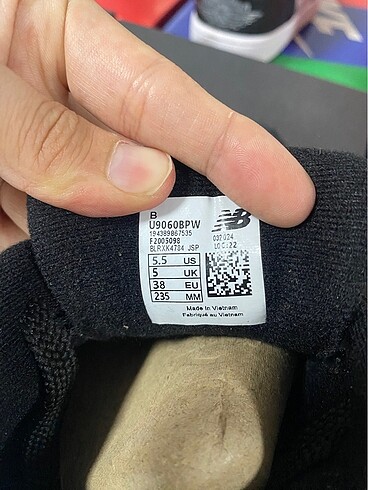 38 Beden siyah Renk NEW BALANCE 9060 İTHAL AYAKKABI