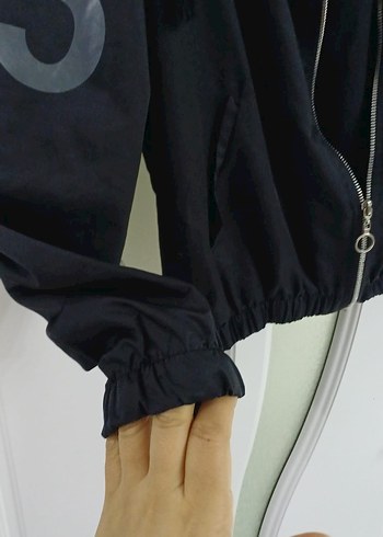 Siyah Kapüşonlu Fermuarlı Kadın Ceket - Görsel 2