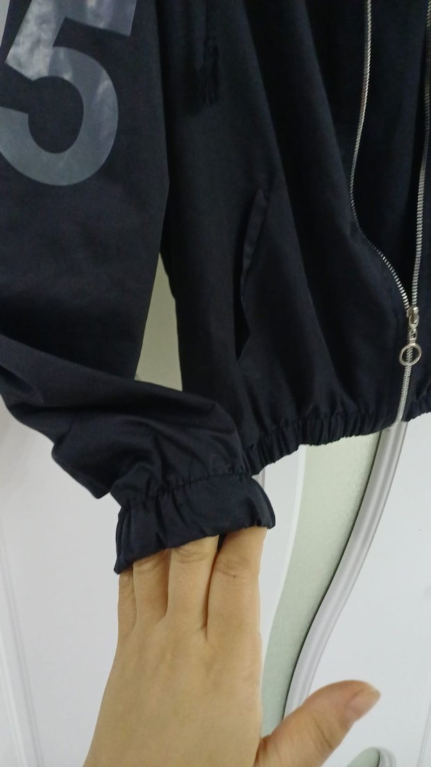 Siyah Kapüşonlu Fermuarlı Kadın Ceket - Görsel 2