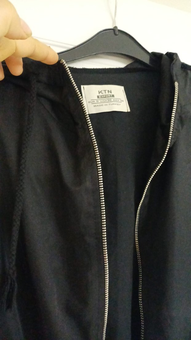 Siyah Kapüşonlu Fermuarlı Kadın Ceket - Görsel 3