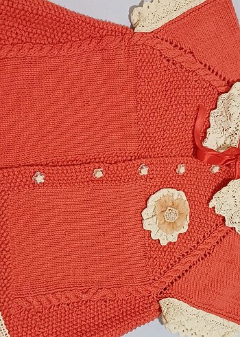 Kız Çocuk Kırmızı Nakışlı Düğmeli Hırka - Görsel 3