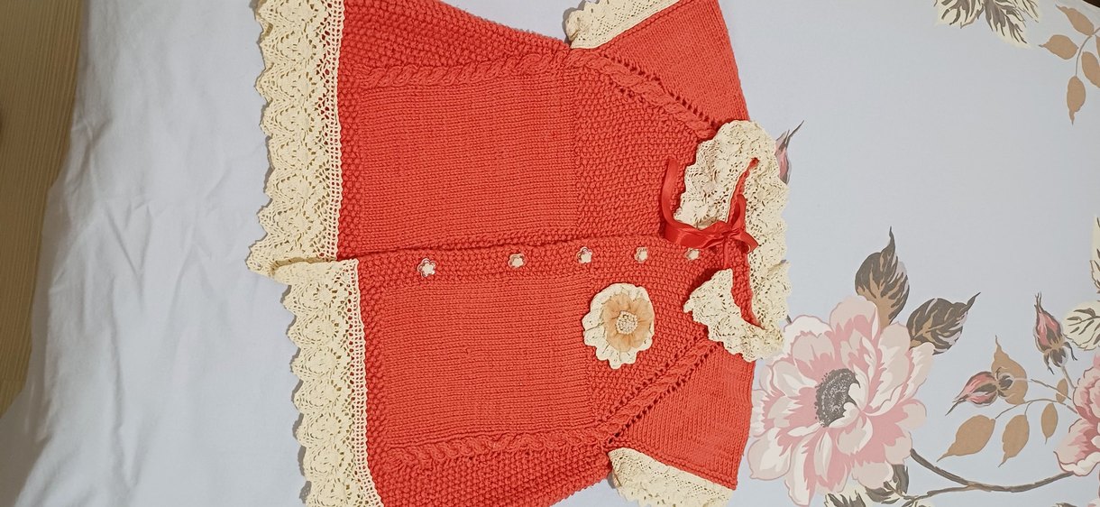 Kız Çocuk Kırmızı Nakışlı Düğmeli Hırka - Görsel 3